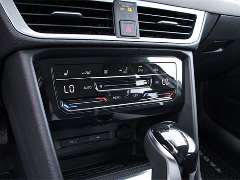 New 2026 Volkswagen Taos SE image 21