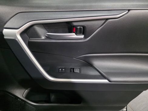 Used 2025 Toyota RAV4 XLE image 13