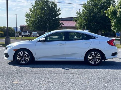 Used 2018 Honda Civic EX-L image 5