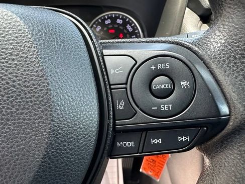 Used 2022 Toyota RAV4 LE AWD/4WD image 20
