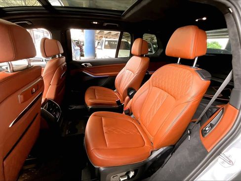 Used 2024 BMW X7 M60i image 19