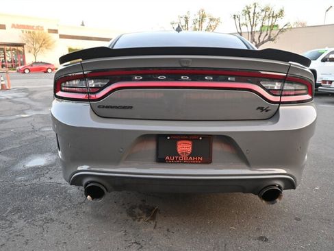 Used 2019 Dodge Charger R/T w/ Blacktop Package image 10