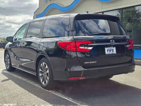 Used 2024 Honda Odyssey EX-L image 3