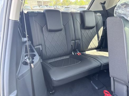 New 2025 Volkswagen Atlas SEL Premium R-Line image 18
