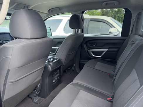 Used 2023 Nissan Titan SV w/ SV Convenience Package RWD image 8