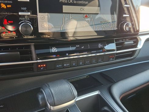 Used 2022 Toyota Sienna XSE w/ XSE Plus Package image 24