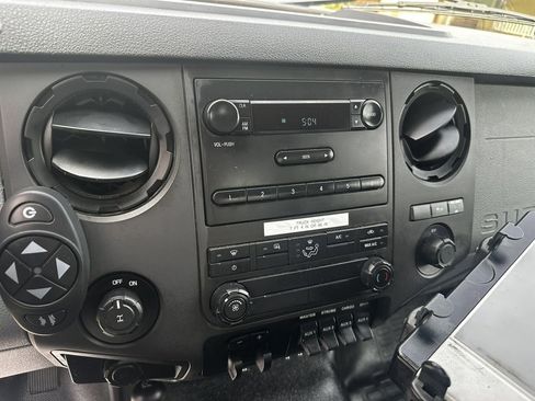 Used 2014 Ford F250 XL w/ Power Equipment Group image 37