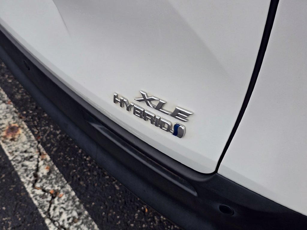 Used 2022 Toyota Sienna XLE w/ XLE Plus Package FWD image 12