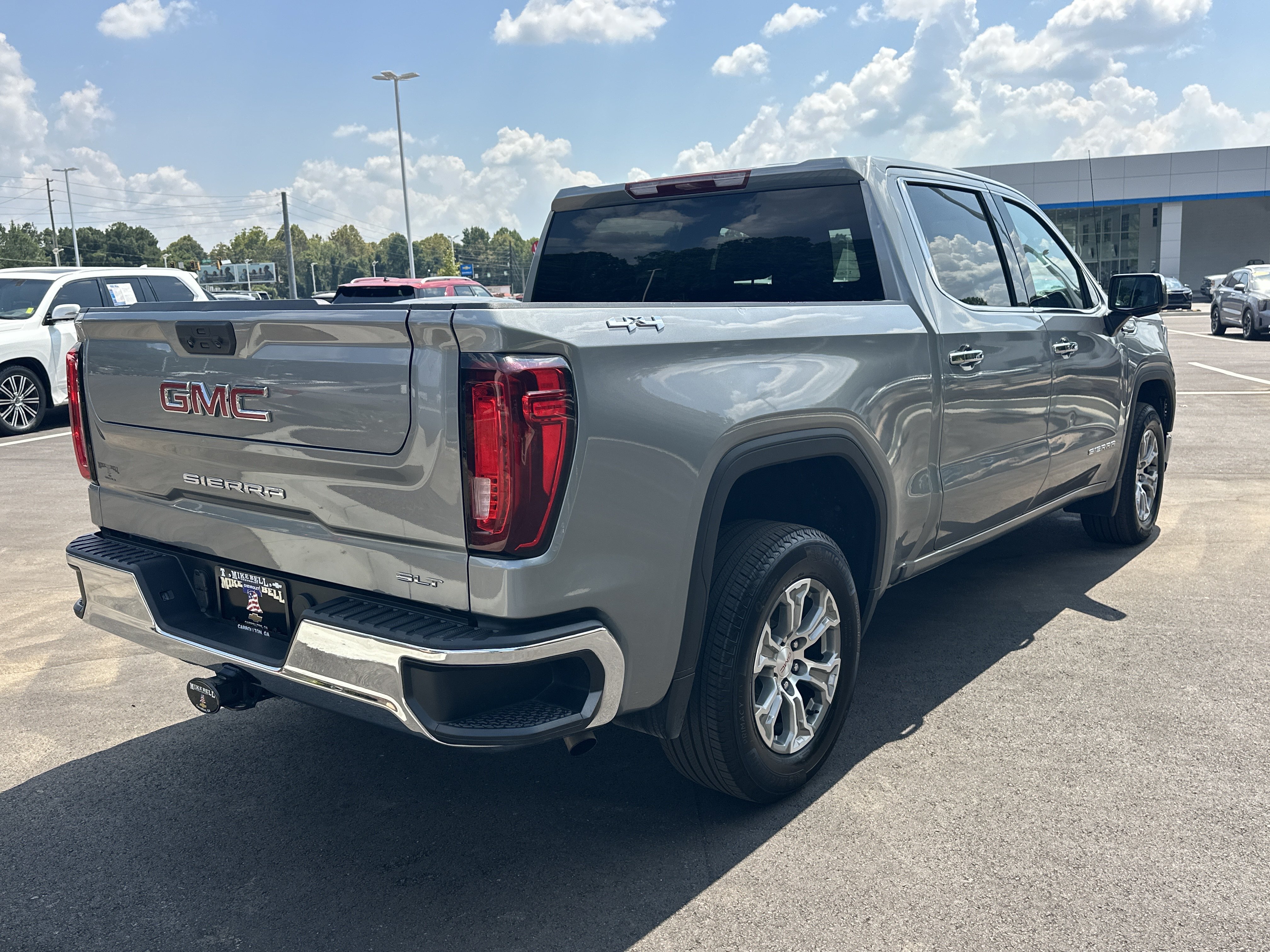 Used 2025 GMC Sierra 1500 SLT AWD/4WD image 8