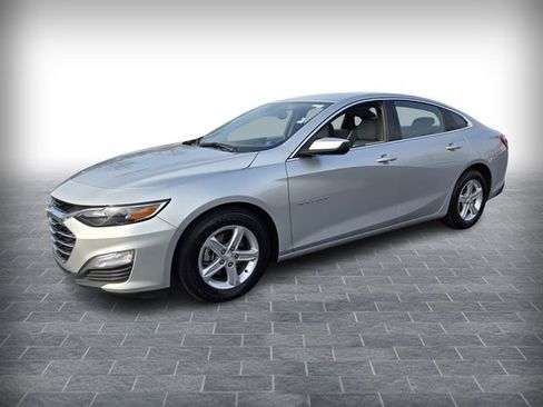 Used 2022 Chevrolet Malibu LS w/ Driver Confidence Package II FWD image 3
