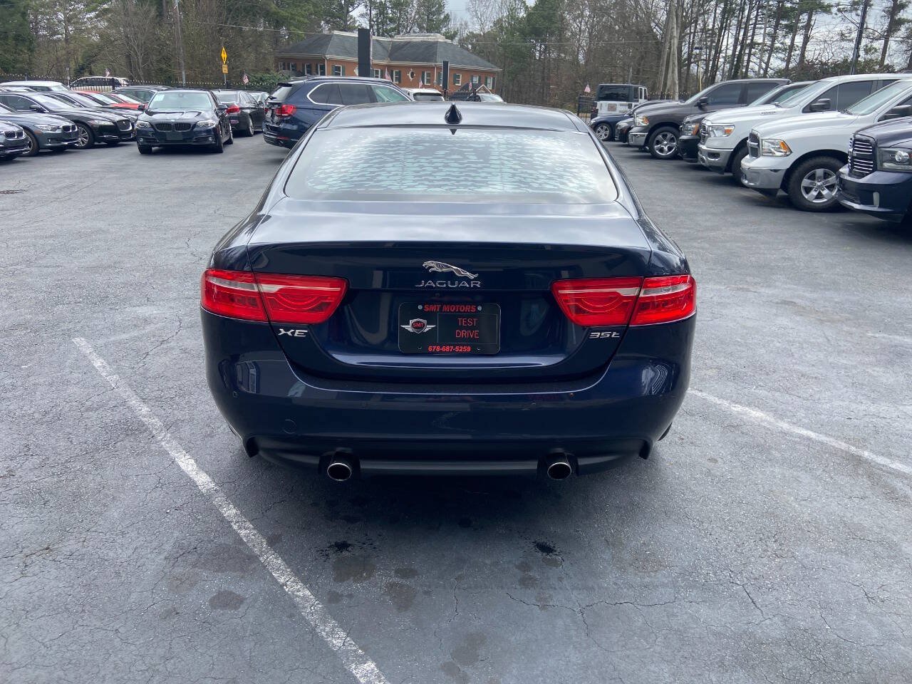 Used 2017 Jaguar XE Prestige RWD image 7