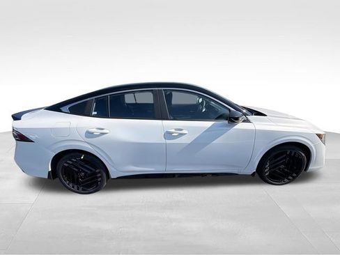 New 2026 Nissan Sentra SR w/ Floor Mat Package FWD image 7