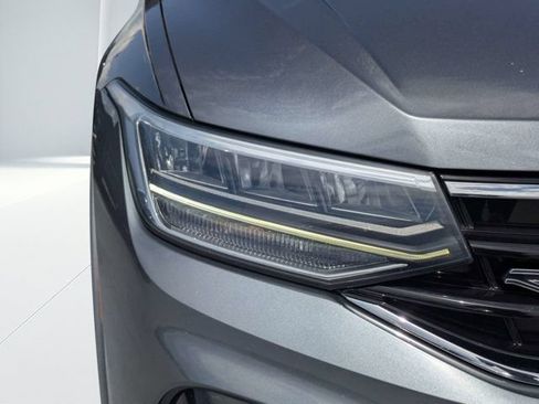 Used 2022 Volkswagen Tiguan SE R-Line FWD image 9