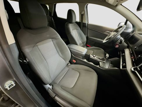 Used 2025 Kia Sportage LX image 31