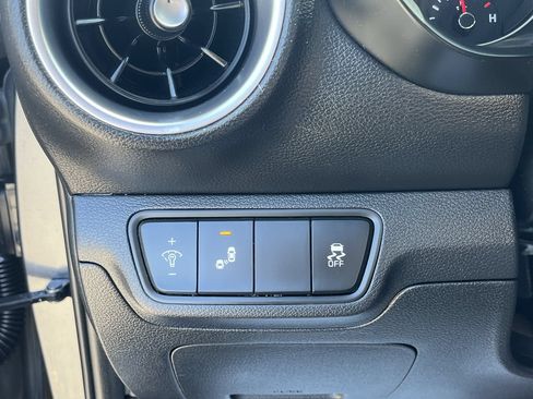 Used 2022 Kia Forte GT w/ GT Technology Package FWD image 17