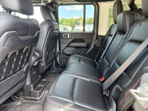 Used 2021 Jeep Wrangler Unlimited Rubicon w/ Dual Top Group AWD/4WD image 16