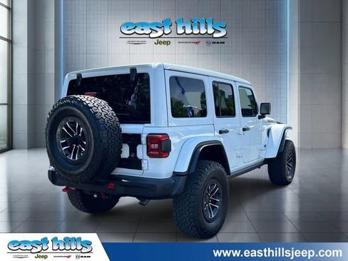 Used 2024 Jeep Wrangler Unlimited Rubicon AWD/4WD image 3