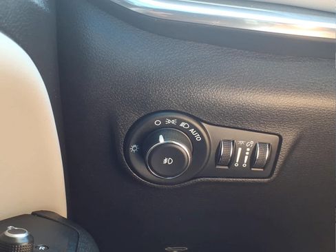 Used 2023 Jeep Compass Limited AWD/4WD image 25