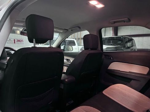 Used 2017 Chevrolet Equinox LT w/ Convenience Package image 6