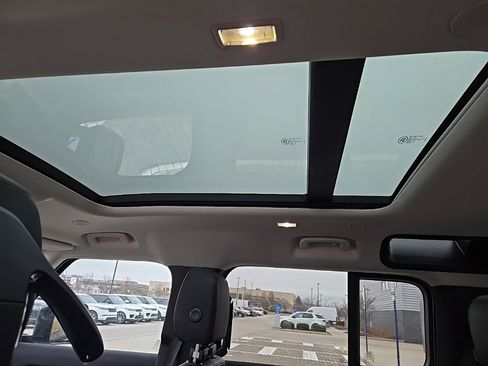 Used 2023 Land Rover Defender 110 S image 16