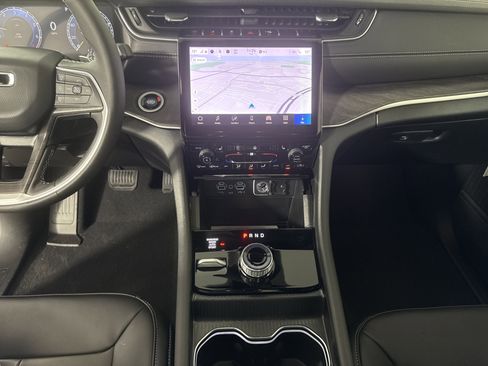 New 2025 Jeep Grand Cherokee L Limited w/ Black Appearance Package image 25