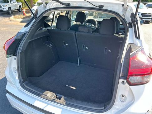 Used 2024 Nissan Kicks SV image 12