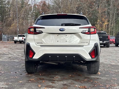Used 2024 Subaru Crosstrek 2.0i Premium image 13