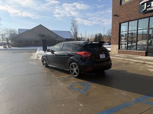 Used 2016 Ford Focus ST w/ Equipment Group 402A image 9