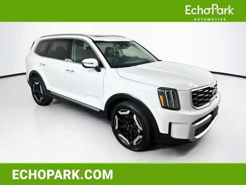 Used 2025 Kia Telluride S FWD image 1