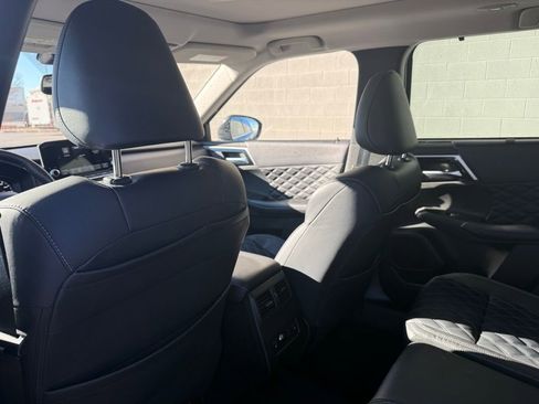 Used 2023 Mitsubishi Outlander SEL 40th Anniversary image 22