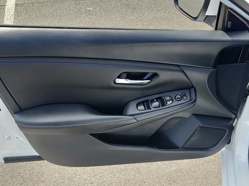 Certified 2023 Nissan Sentra SV FWD image 12