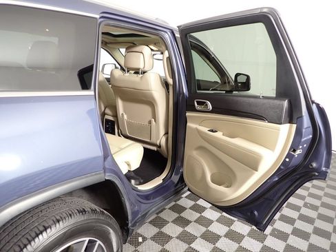 Used 2020 Jeep Grand Cherokee Limited AWD/4WD image 36