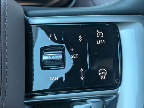 Certified 2024 Land Rover Range Rover Autobiography image 17