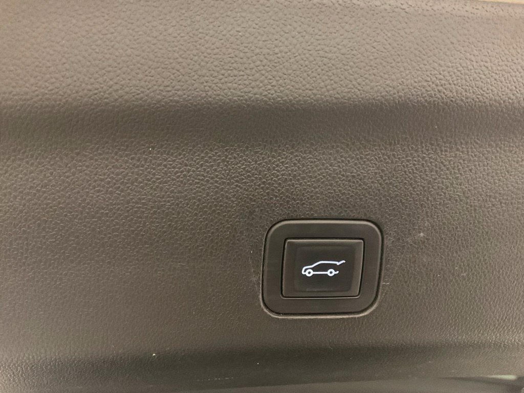 Used 2025 GMC Yukon XL Denali Ultimate w/ LPO, Floor Liner Package AWD/4WD image 32