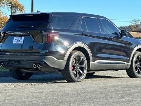 Used 2022 Ford Explorer ST w/ Equipment Group 401A image 5