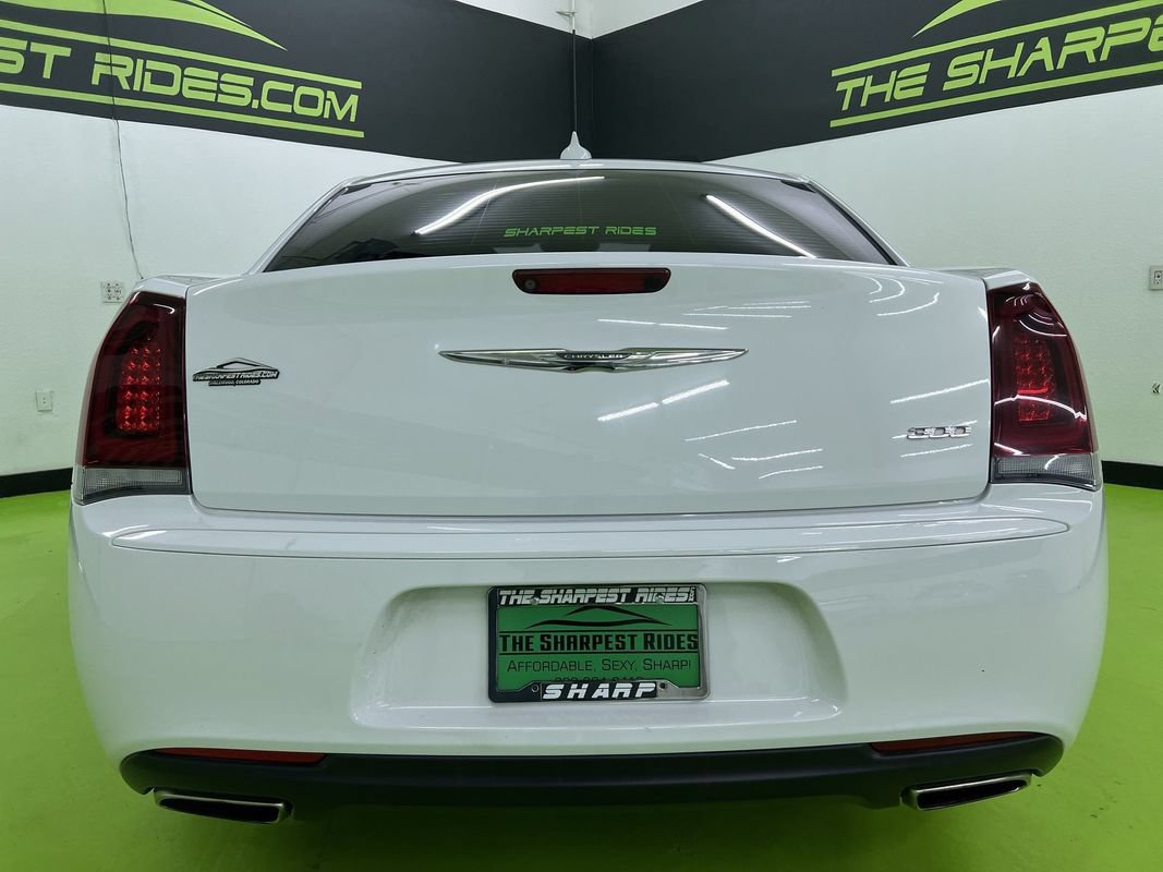 Used 2019 Chrysler 300 Touring w/ Sport Appearance Package RWD image 8