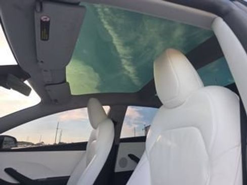 Used 2025 Tesla Model 3 Long Range AWD/4WD image 4