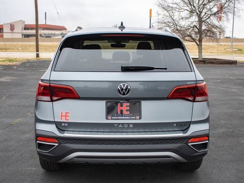 Used 2024 Volkswagen Taos SE image 6