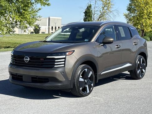 Used 2025 Nissan Kicks SR AWD/4WD image 28