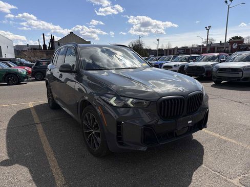 Used 2024 BMW X5 xDrive40i w/ M Sport Package image 2