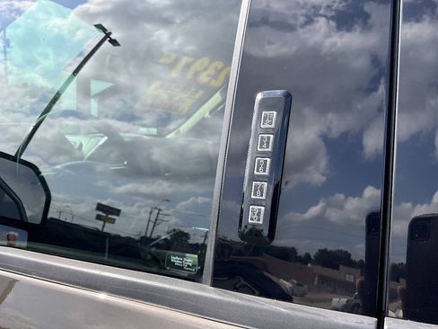 Used 2017 Ford F250 Lariat w/ Chrome Package AWD/4WD image 45