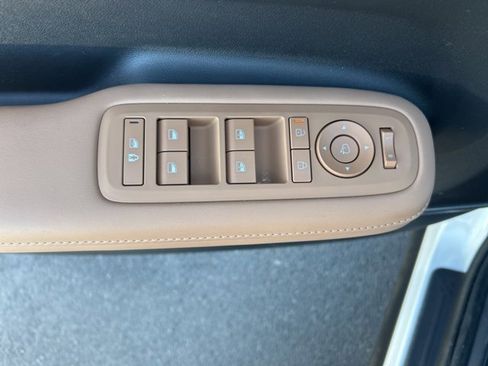 Used 2025 Hyundai Santa Fe Limited image 12