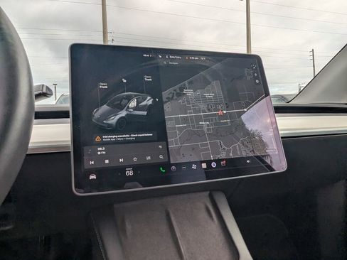 Used 2022 Tesla Model Y Performance image 26