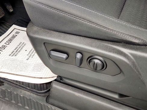 Used 2022 Chevrolet Silverado 1500 Custom w/ Safety Confidence Package image 11