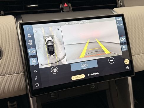 New 2025 Land Rover Discovery Sport Dynamic SE image 26