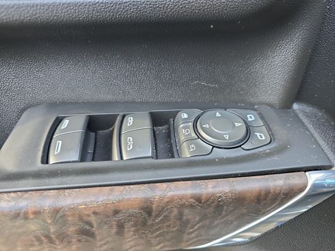 Used 2022 GMC Sierra 3500 Denali AWD/4WD image 17