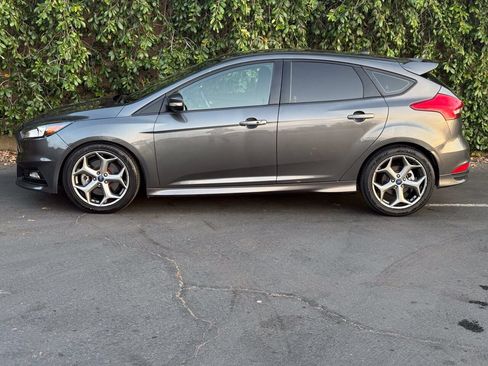 Used 2016 Ford Focus ST FWD image 6