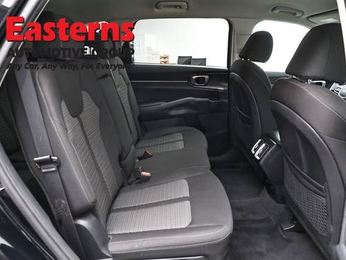 Used 2022 Kia Sorento LX FWD image 22