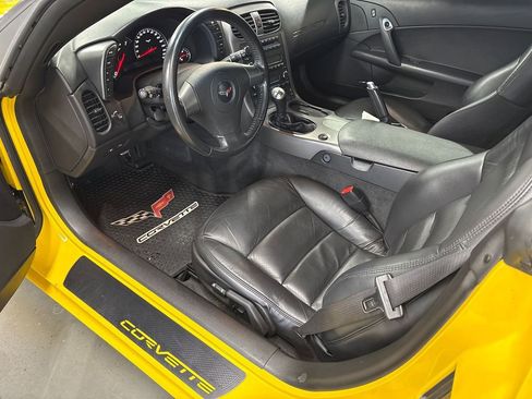 Used 2006 Chevrolet Corvette Coupe w/ Preferred Equipment Group image 32