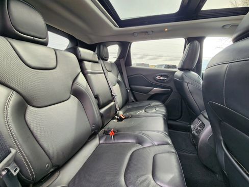 Used 2019 Jeep Cherokee Limited image 49